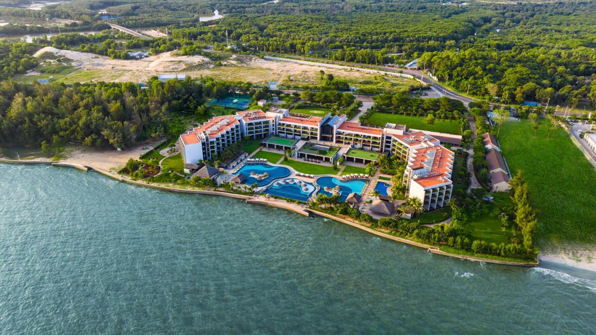 Vietsovpetro Ho Tram Beach Resort & Spa エクステリア 写真